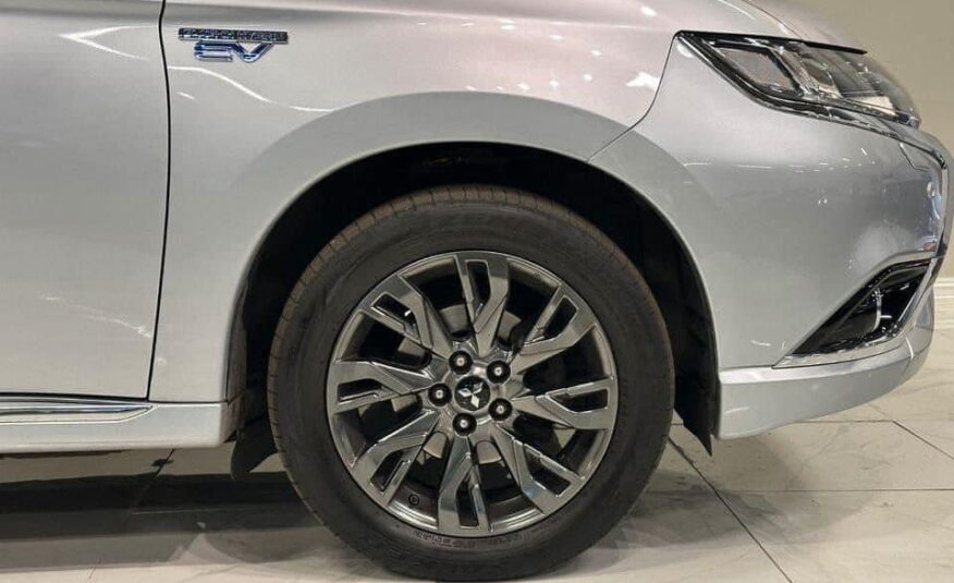 MITSUBISHI OUTLANDER 2.0 / AWD / PHEV / Hybride