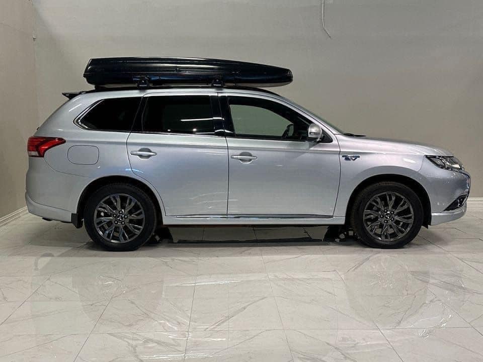 MITSUBISHI OUTLANDER 2.0 / AWD / PHEV / Hybride