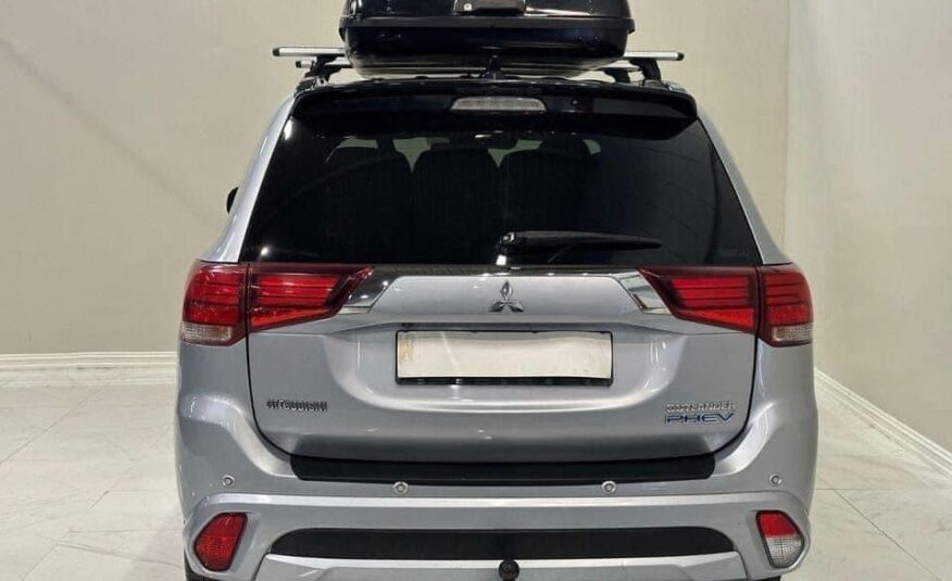 MITSUBISHI OUTLANDER 2.0 / AWD / PHEV / Hybride