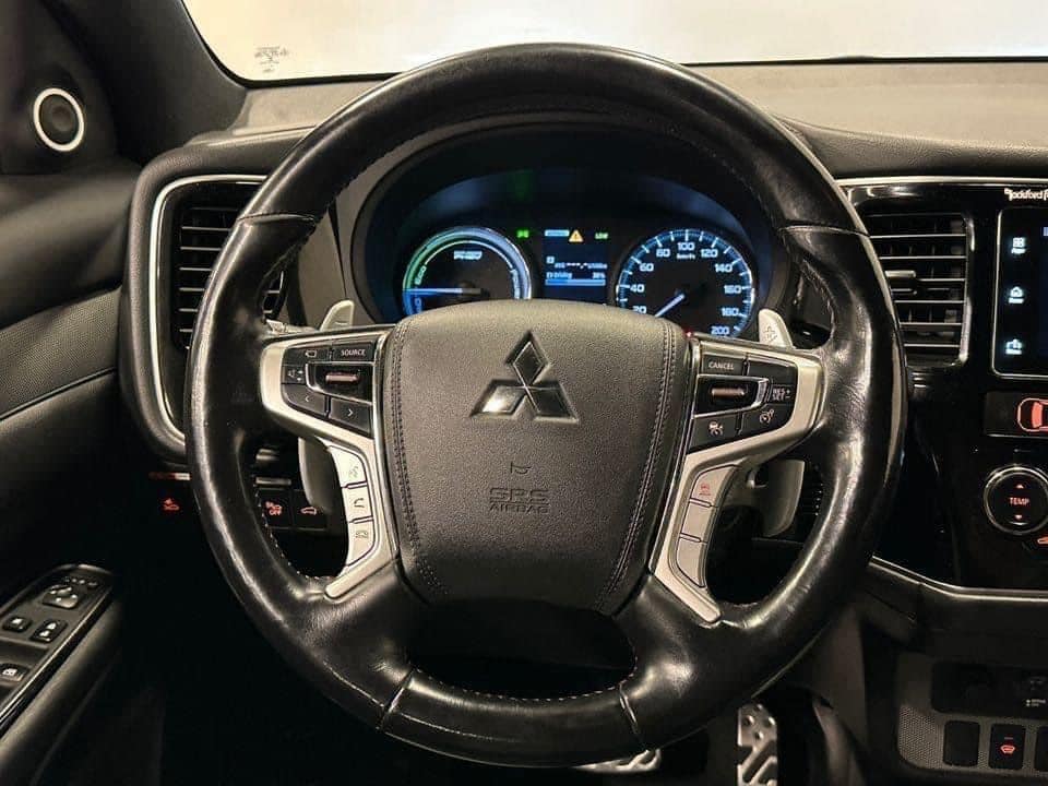 MITSUBISHI OUTLANDER 2.0 / AWD / PHEV / Hybride