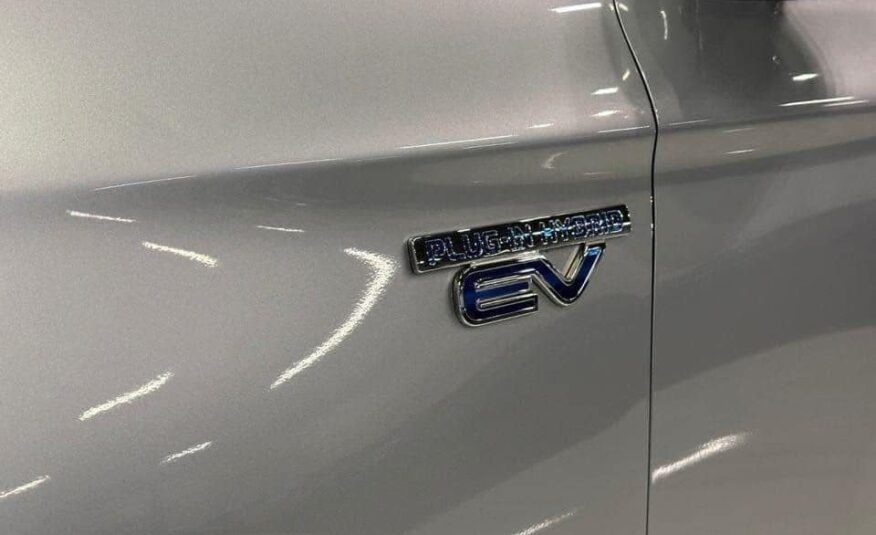 MITSUBISHI OUTLANDER 2.0 / AWD / PHEV / Hybride