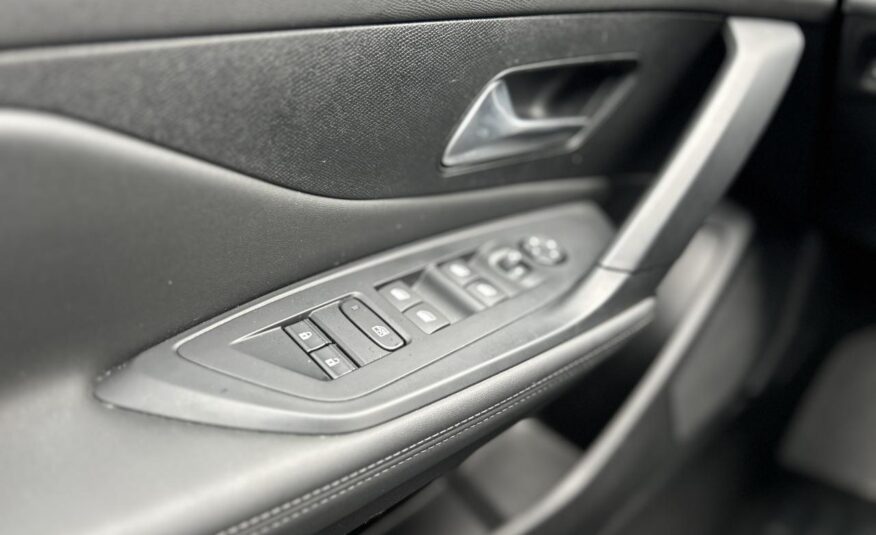PEUGEOT 308 1.5 BlueHDi 130 EAT8 Allure Pack