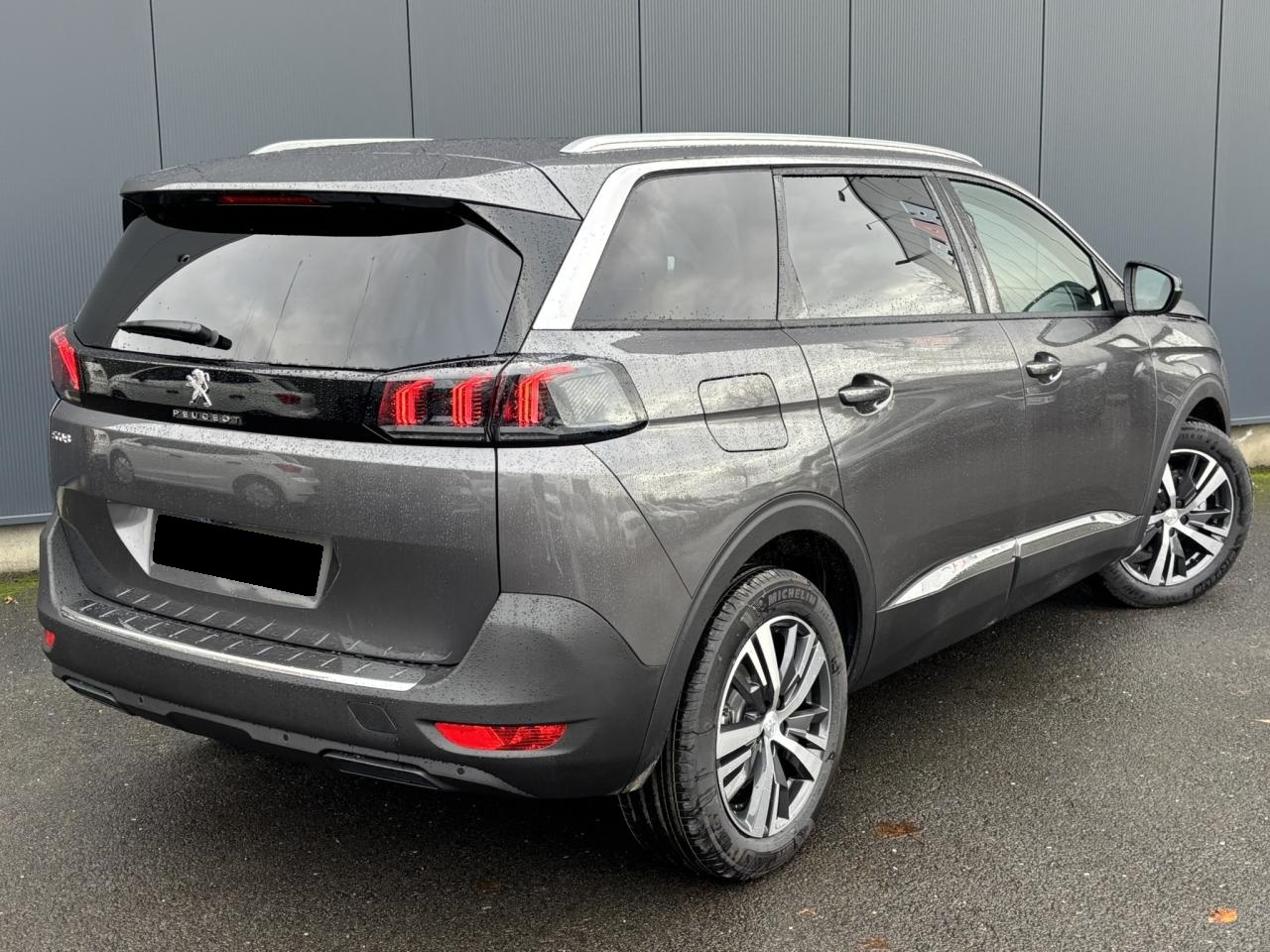 PEUGEOT 5008 1.5 BlueHDI 130 EAT8 Allure Pack