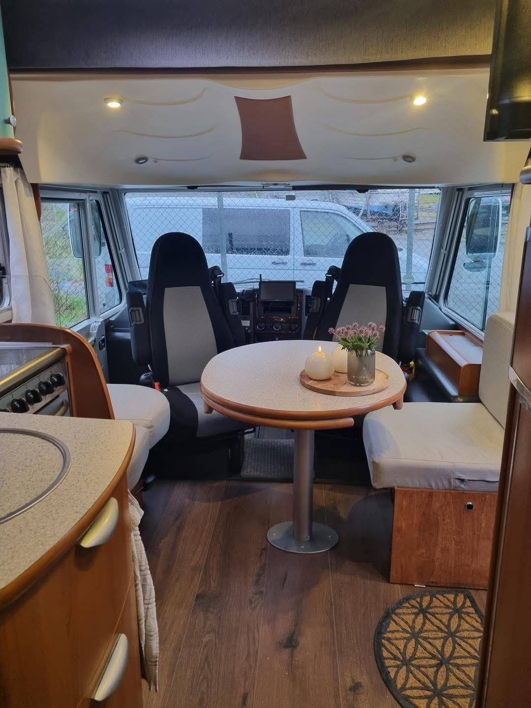 CAMPING CAR MERCEDES 3 L V6 194CV PILOTE EXPLOREUR 733 FG