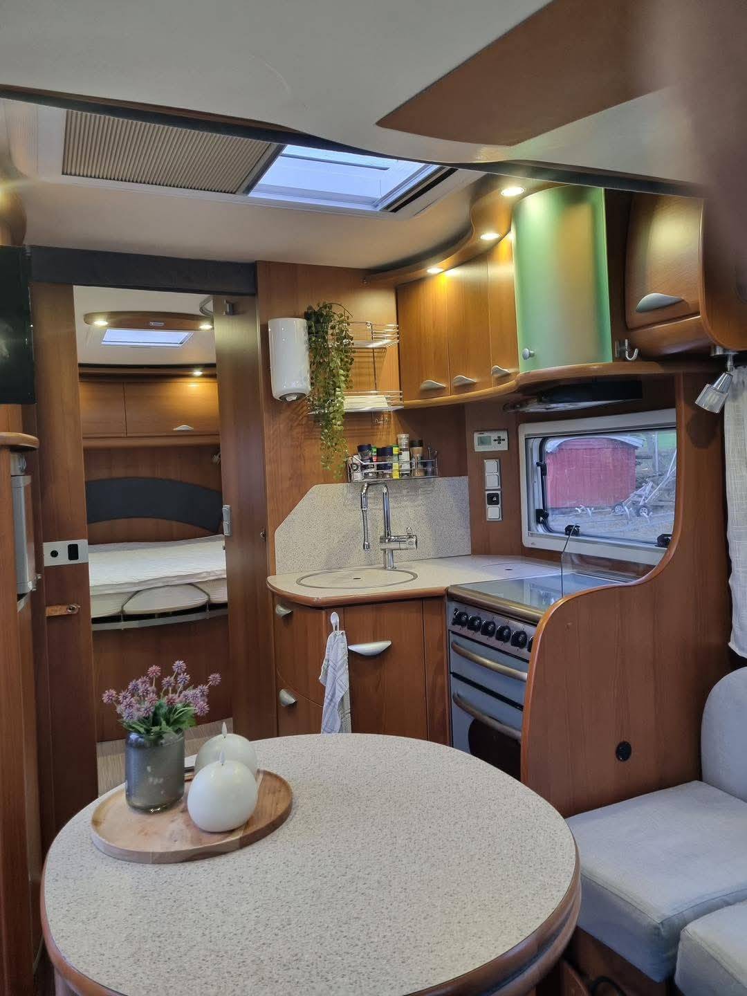 CAMPING CAR MERCEDES 3 L V6 194CV PILOTE EXPLOREUR 733 FG